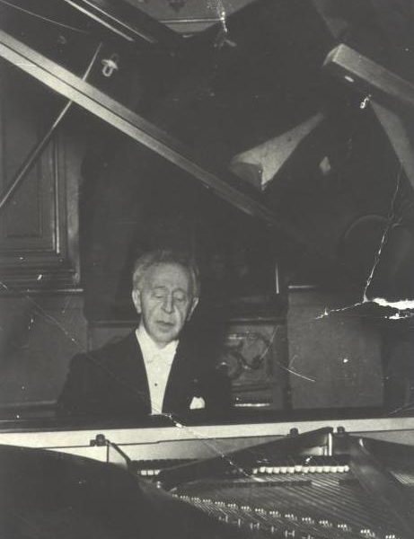 Arthur Rubinstein. Concerto al Teatro Comunale