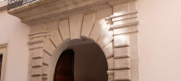 L’Aquila – Palazzo Di Paola – Corso Vittorio Emanuele II, 95