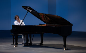 LUCAS DEBARGUE, pianoforte