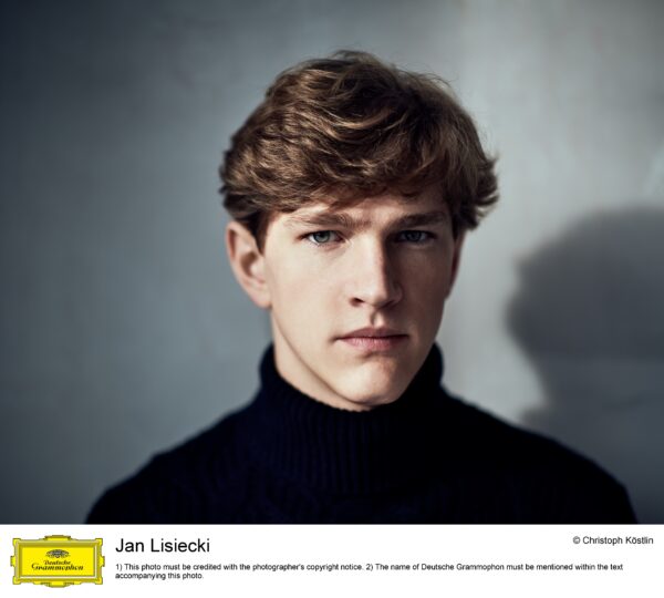 JAN LISIECKI pianoforte in  “WORLD (OF) DANCE”