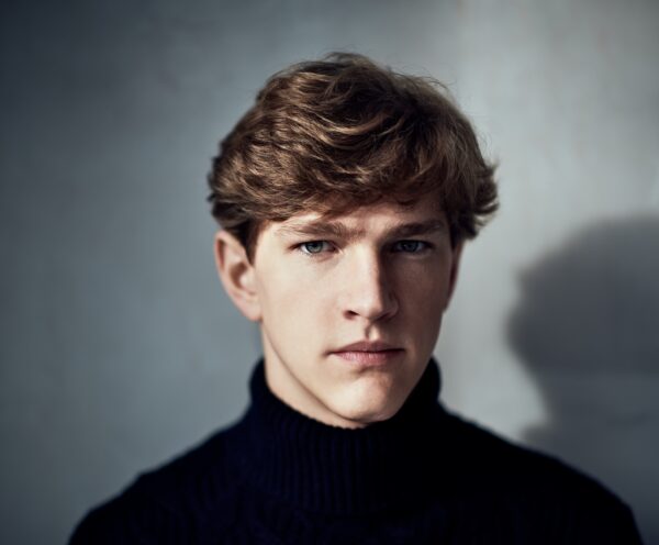 JAN LISIECKI pianoforte in  “WORLD (OF) DANCE”